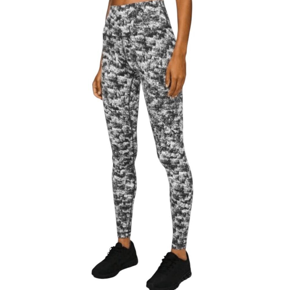 LULULEMON ATHLETICA Wunder Under Tight (Hi-Rise 28') Size 4